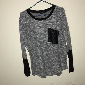 Fashionable sweat shirt